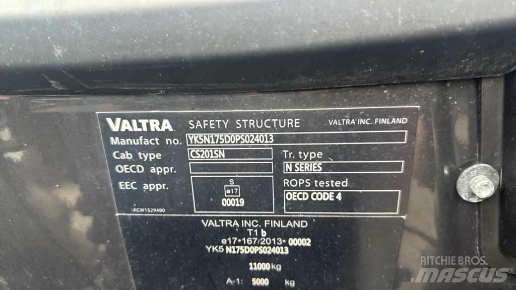 Valtra N175 Traktori