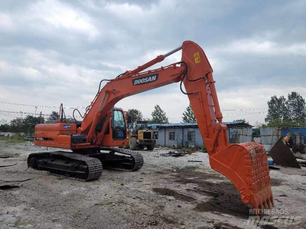 Doosan DX 225 LC Bageri guseničari