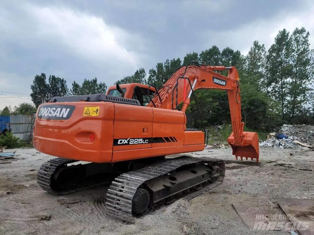 Doosan DX 225 LC Bageri guseničari