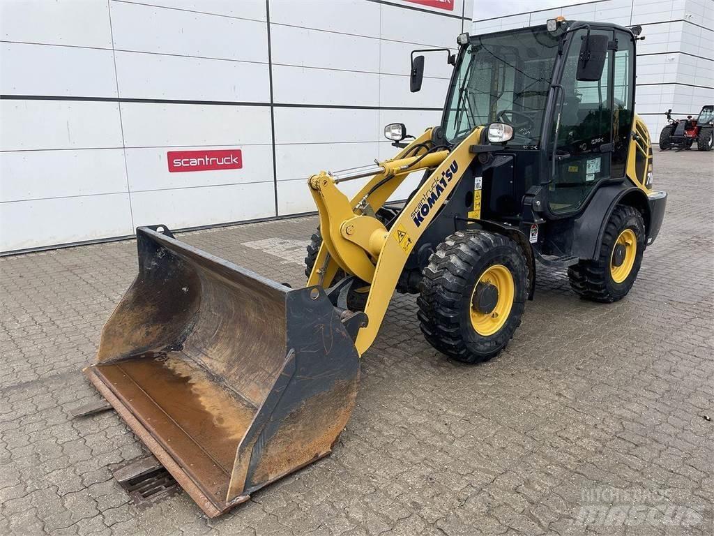 Komatsu WA70M-8EO Višenamenski utovarivači