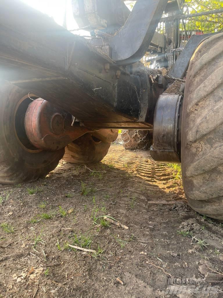 Valmet 890,2 Forvarderi