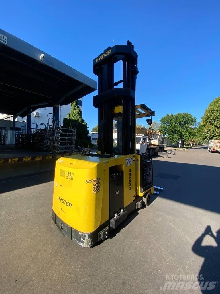 Hyster C1.0 Viljuškar za uže prolaze