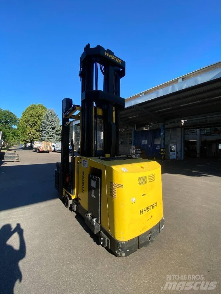 Hyster C1.0 Viljuškar za uže prolaze