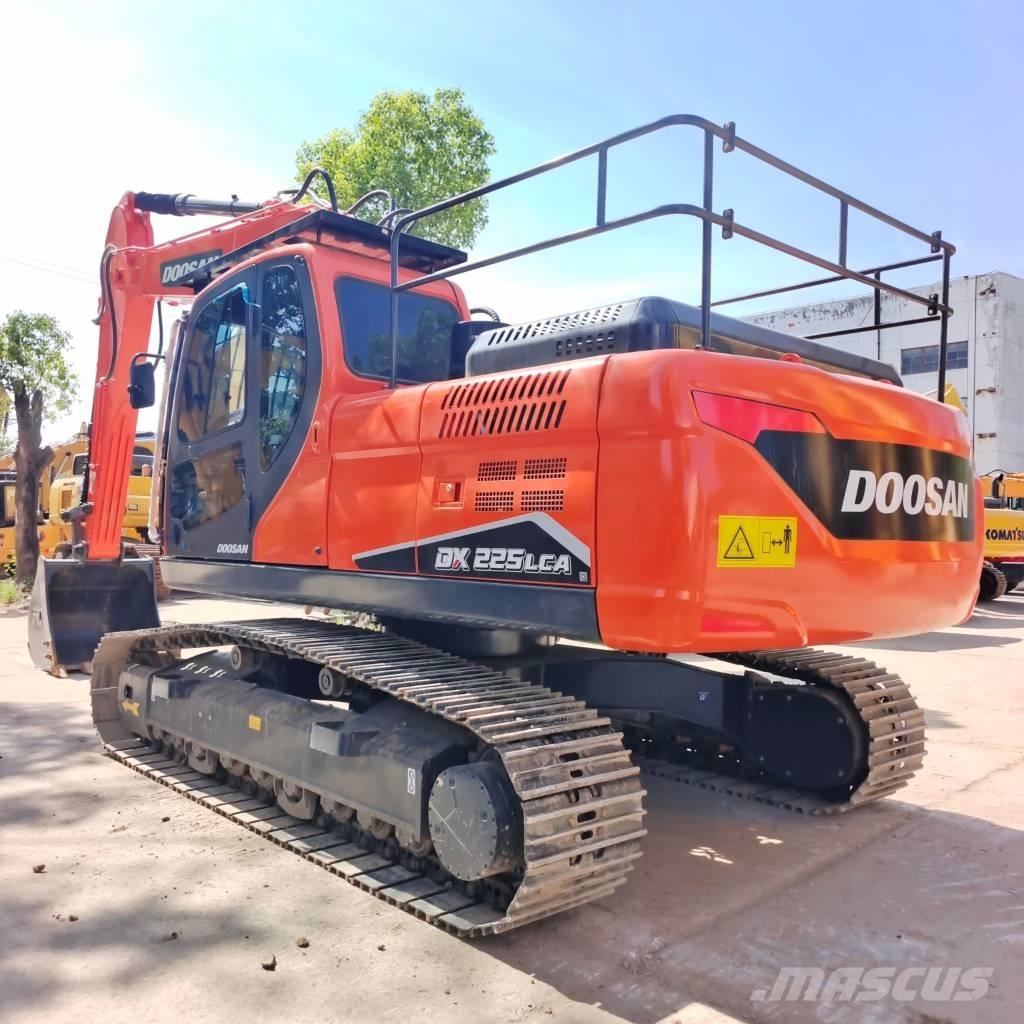 Doosan DX 225 LCA Bageri guseničari
