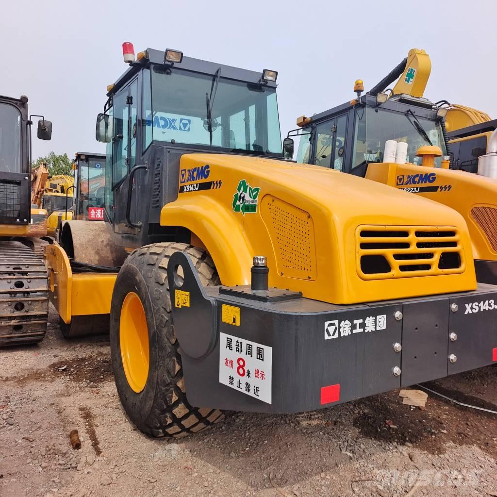 XCMG XS143J Bageri guseničari