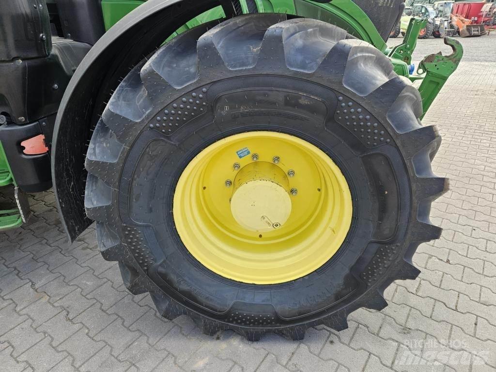 John Deere 6195R Traktori