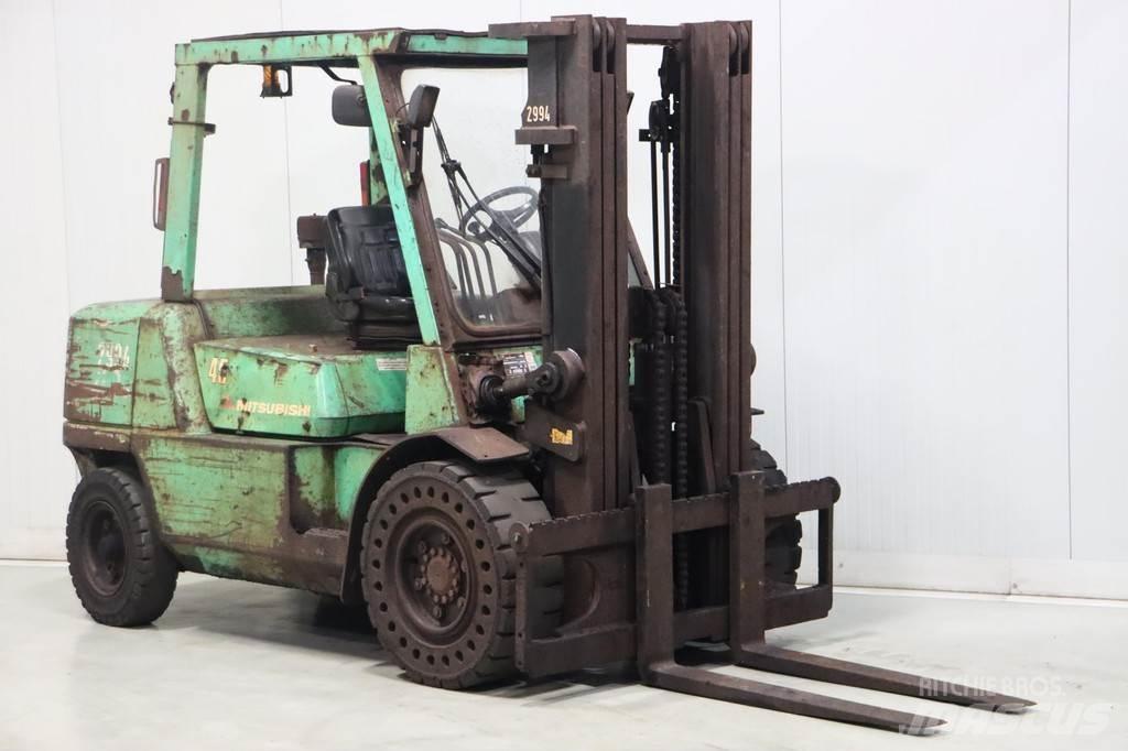 Mitsubishi FD45K2 Dizelski viljuškari