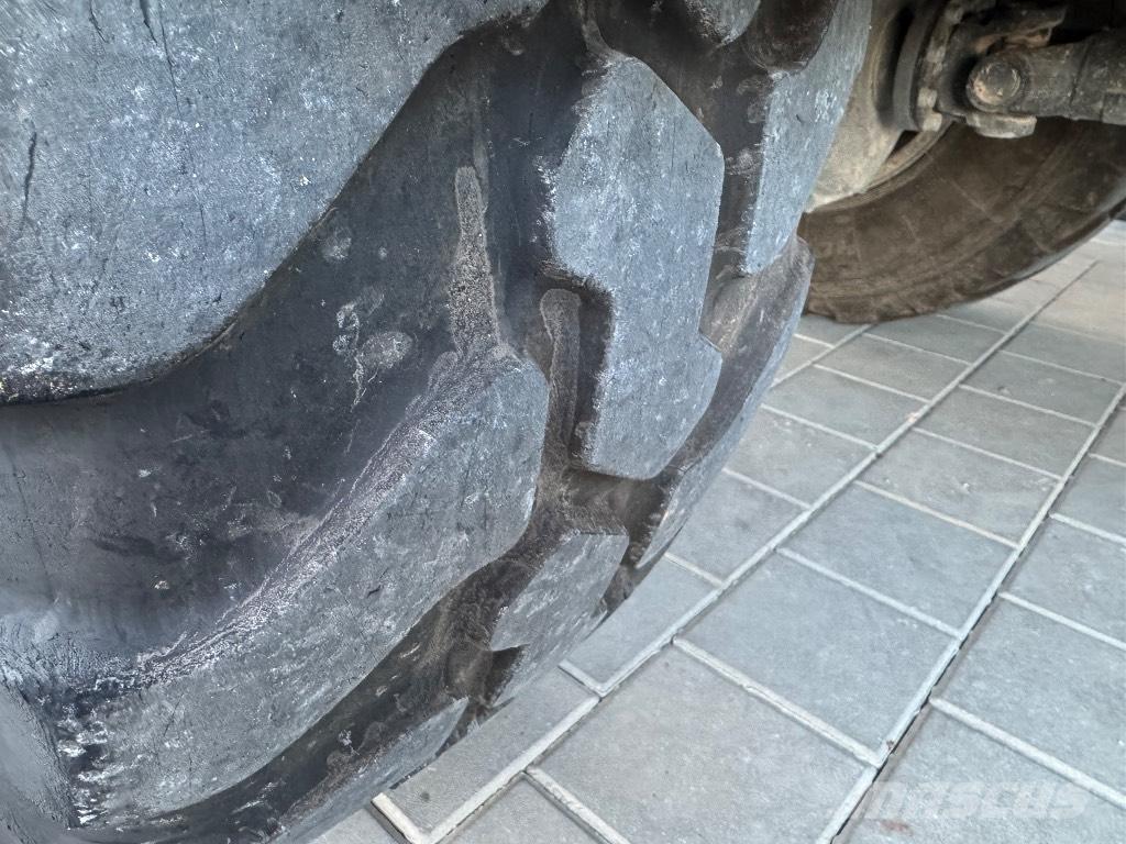 Liebherr L 506 Utovarivači na točkove