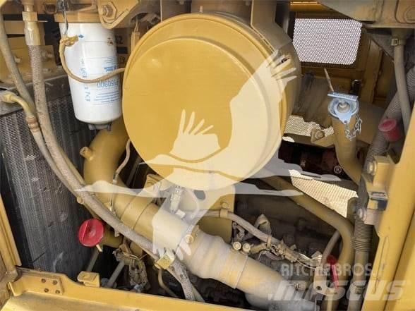 CAT D6R Buldožeri guseničari