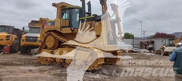 CAT D8T Buldožeri guseničari