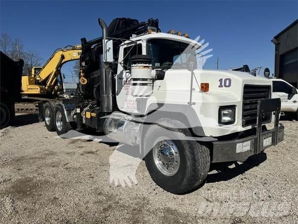 Mack RD688S Tegljači