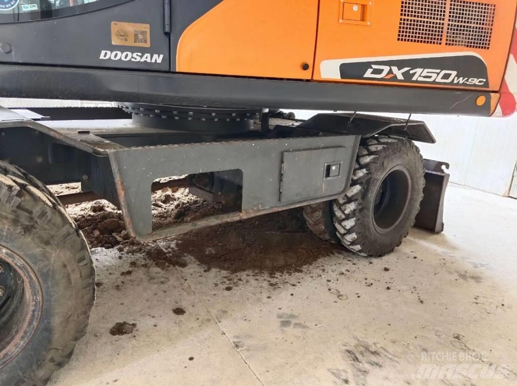 Doosan DX 150W-9C Bageri točkaši
