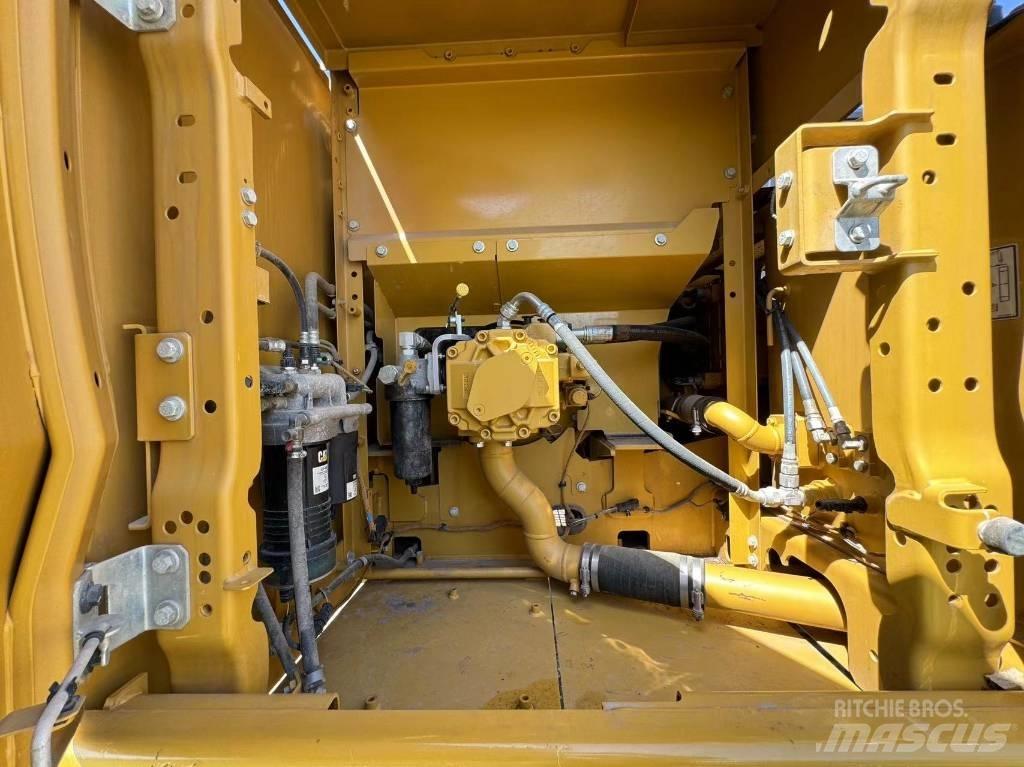 CAT 323GC Bageri guseničari