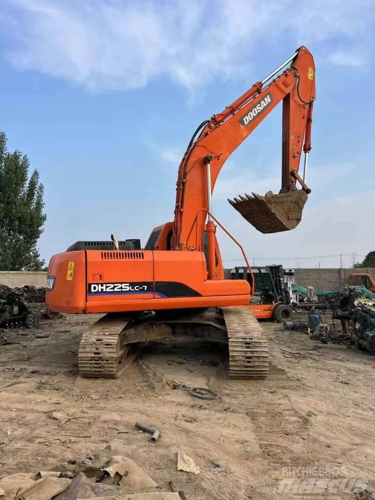 Doosan DH 225 LC-7 Bageri guseničari