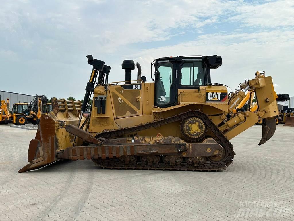 CAT D8R Buldožeri guseničari