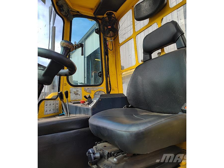 Combilift C4000 Viljuškari sa 4-stranskim dohvatom