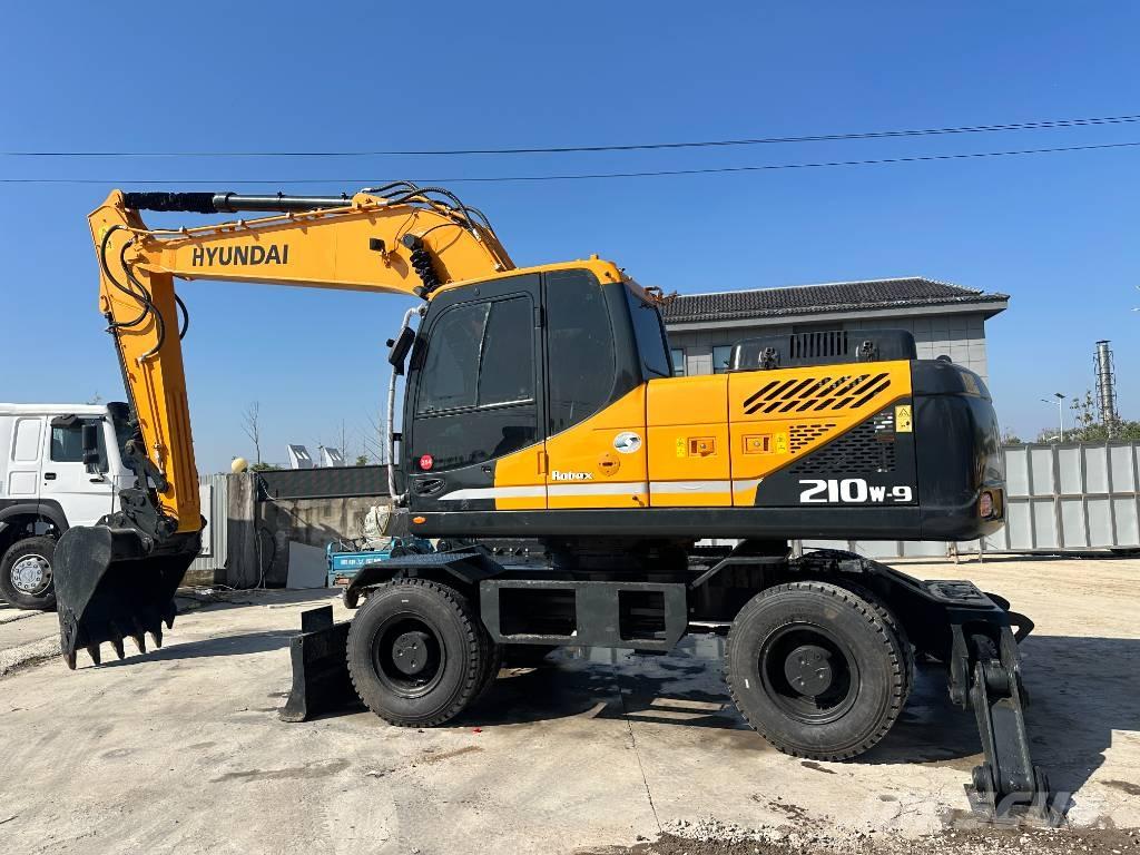 Hyundai R210W-9 Bageri točkaši