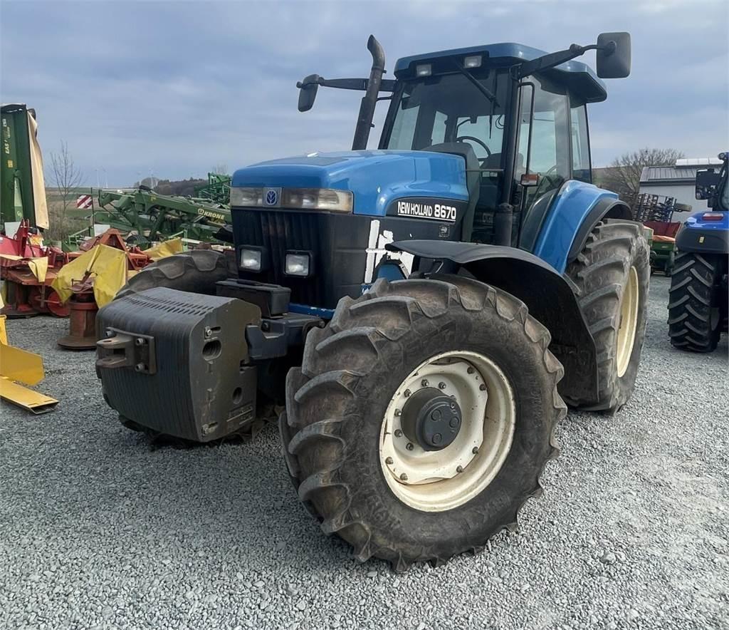 New Holland 8670 Traktori