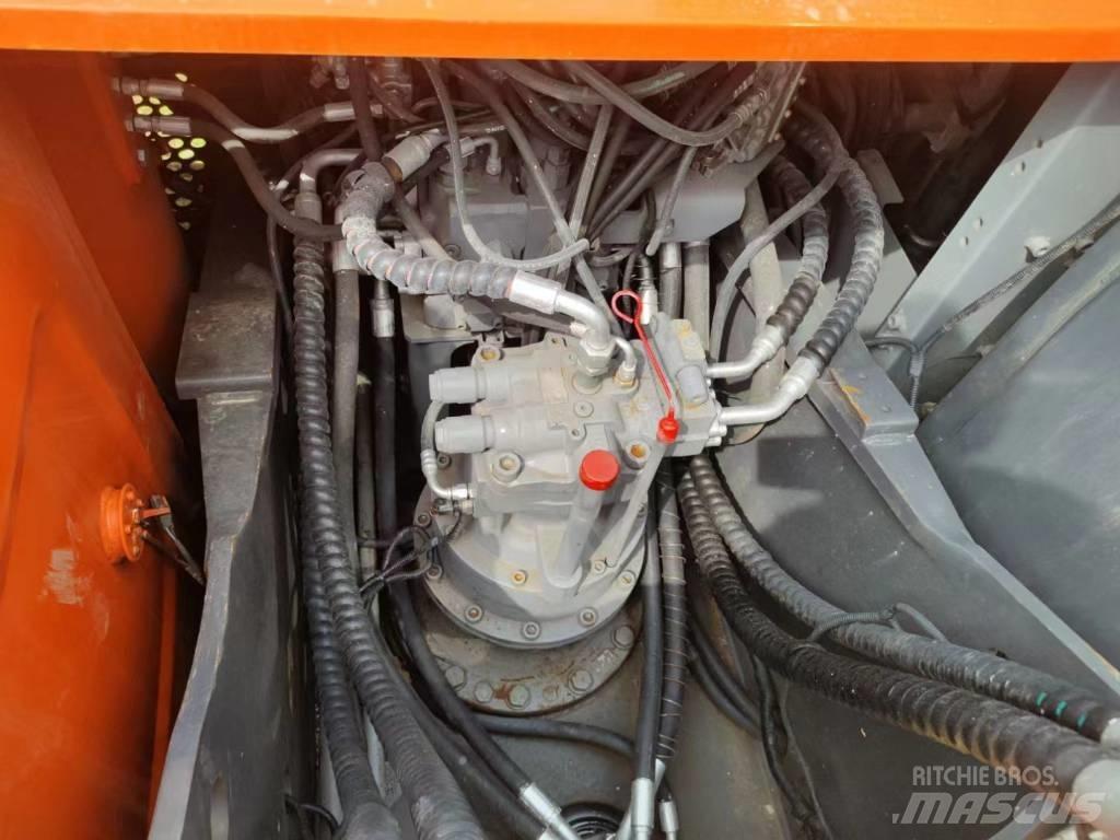 Hitachi ZX200 Bageri guseničari