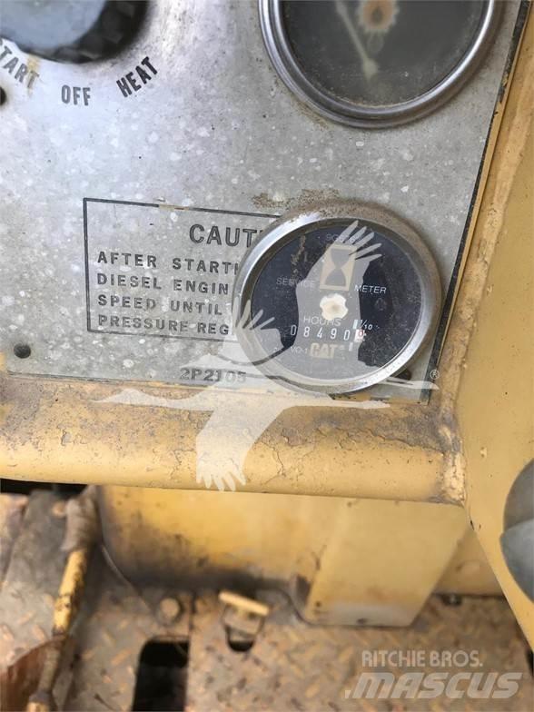 CAT D6C Buldožeri guseničari