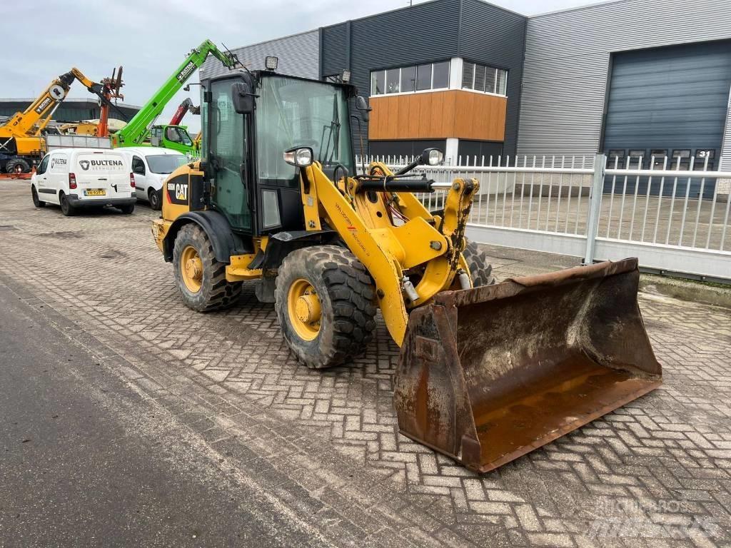 CAT 906 M Utovarivači na točkove