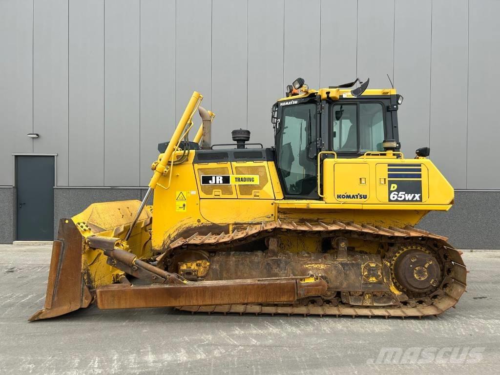 Komatsu D 65 WX-18 Buldožeri guseničari