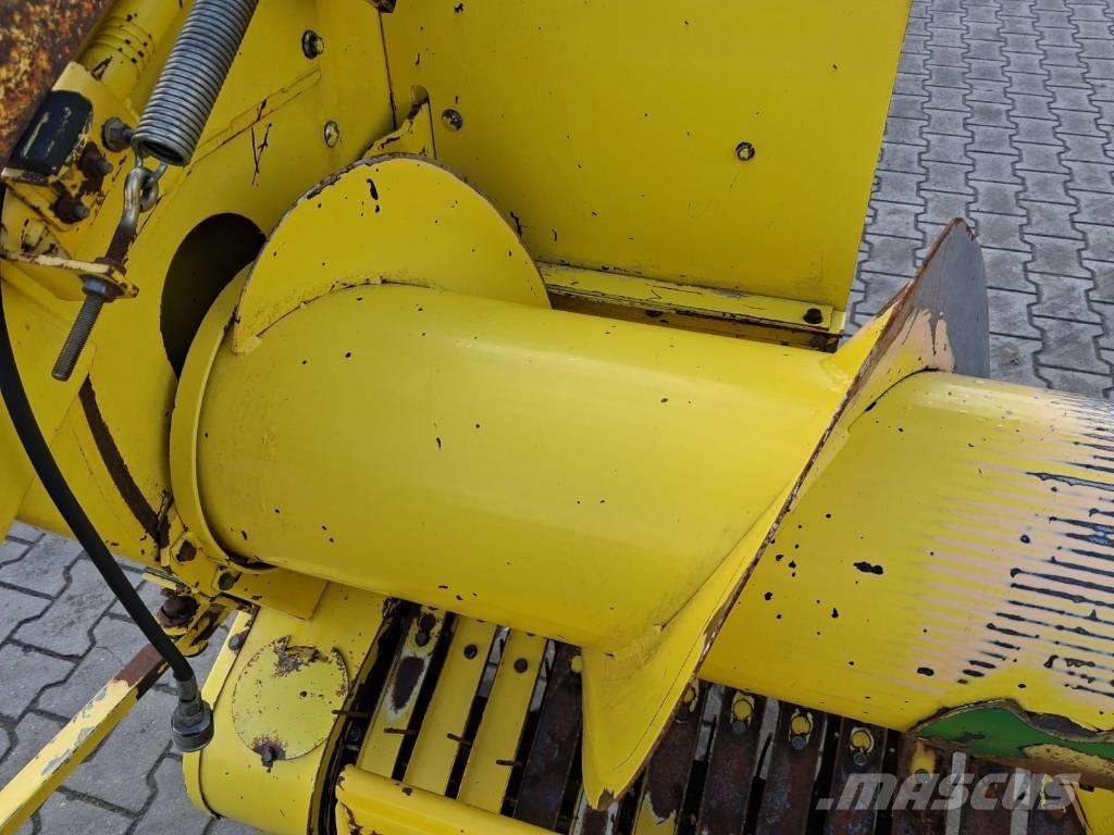 John Deere 630 A Mašine za stočnu hranu sa sopstvenim pogonom