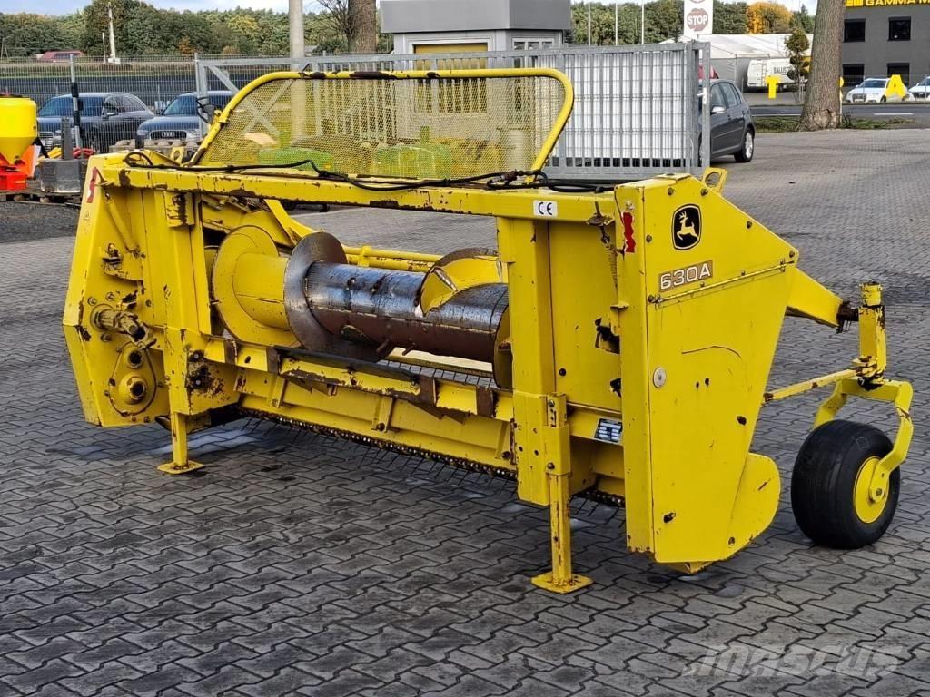 John Deere 630 A Mašine za stočnu hranu sa sopstvenim pogonom