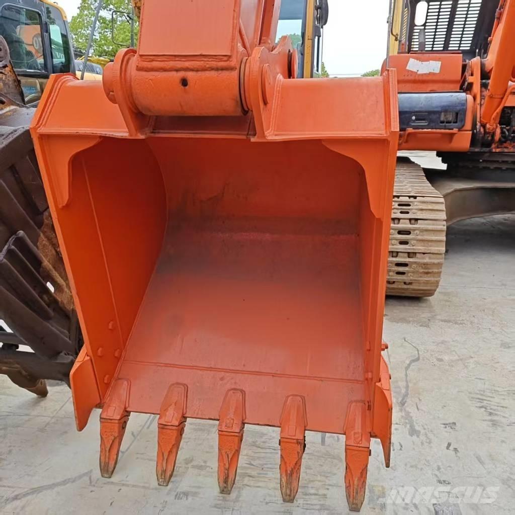 Hitachi ZX 210 Bageri guseničari