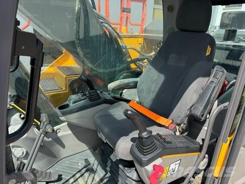Volvo EC 300 EL Bageri guseničari