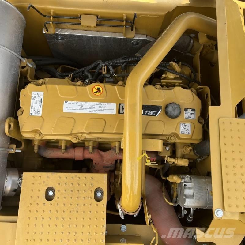 CAT 330D2L Bageri guseničari