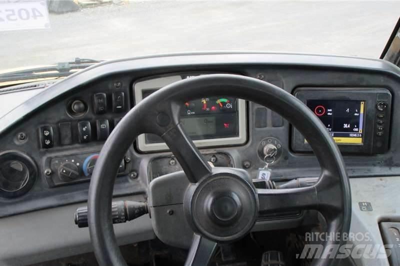 CAT 730C2 Zglobni damperi