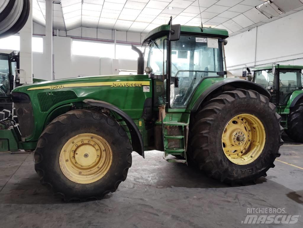 John Deere 8520 Traktori