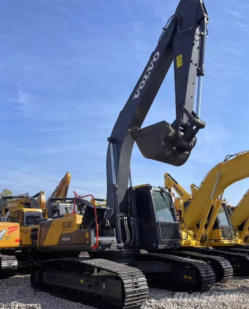 Volvo EC 240 Bageri guseničari