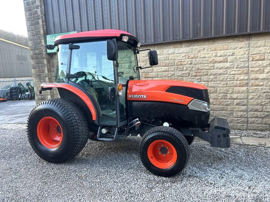 Kubota L2501 Traktori