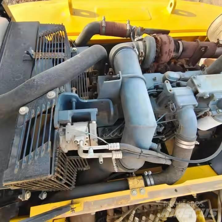Komatsu PC360 Bageri guseničari
