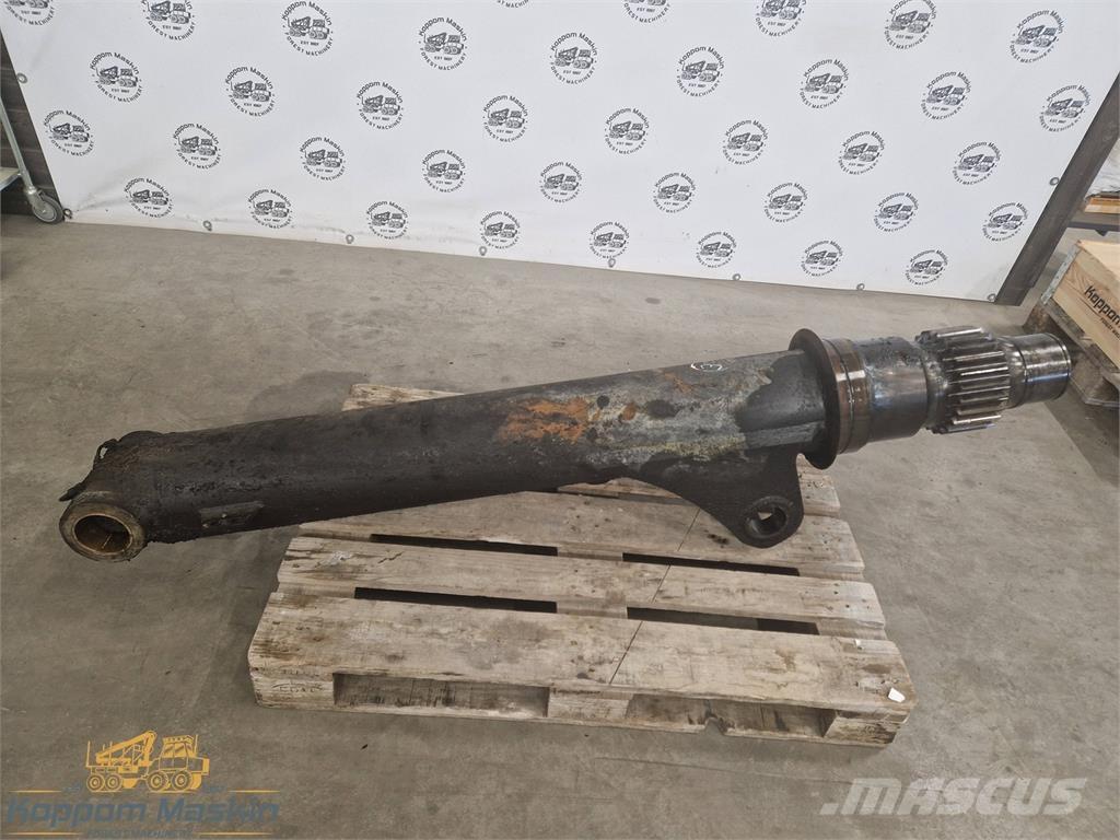 Komatsu 130F Kranovi za debla