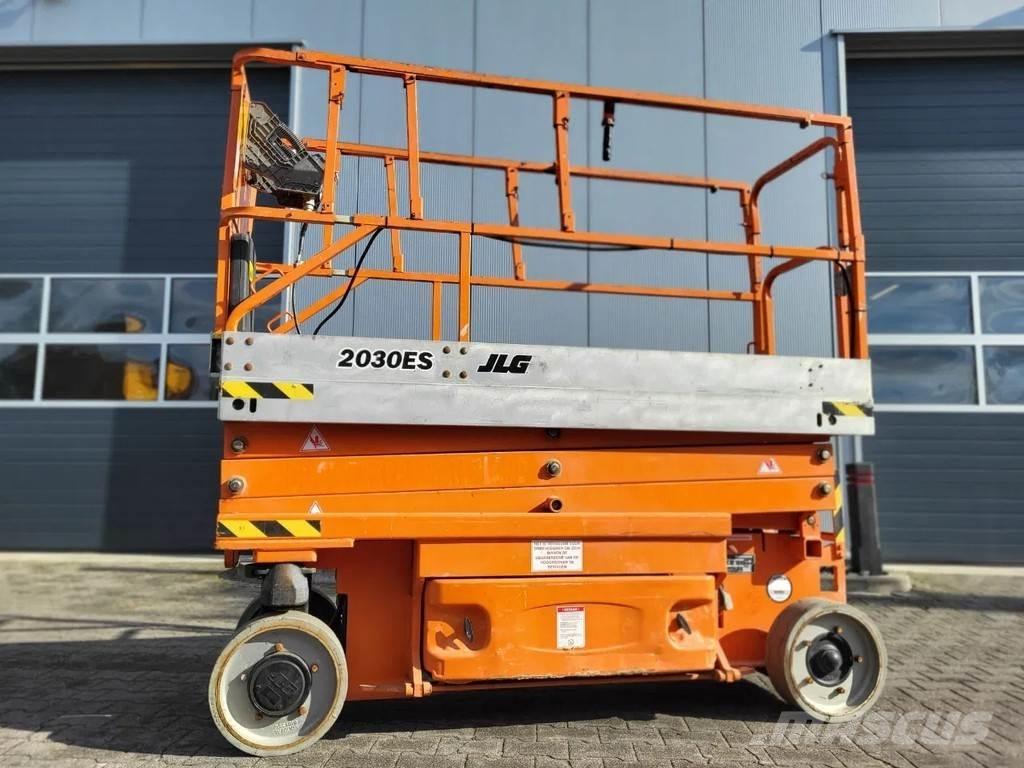 JLG 2030ES Makazaste platforme