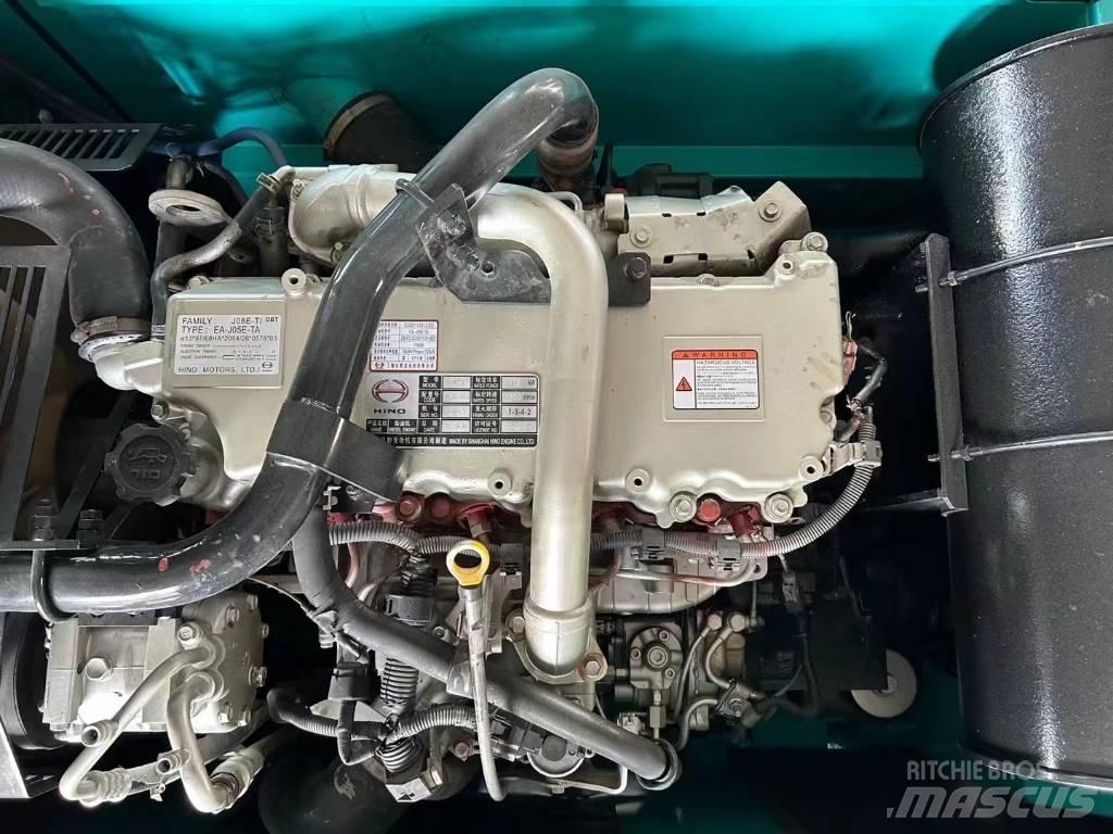 Kobelco SK200 Bageri guseničari