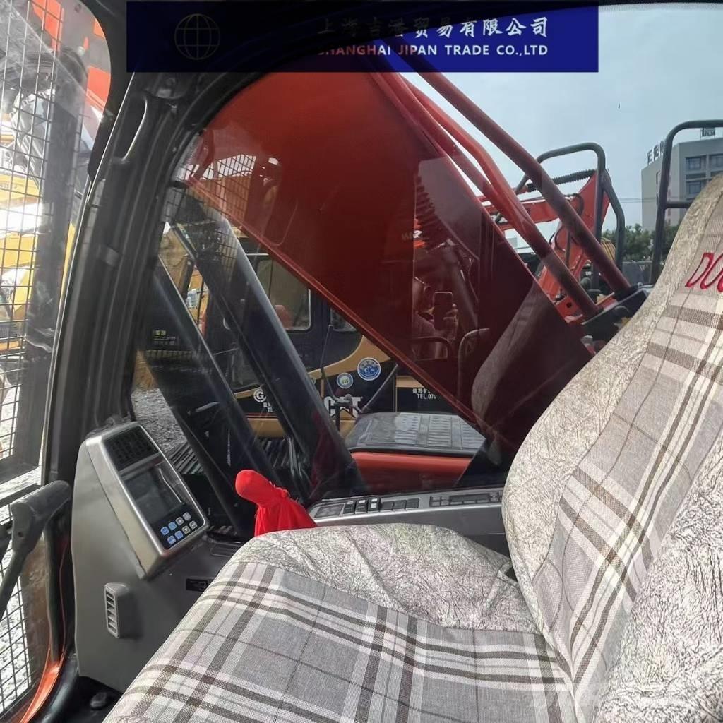 Doosan DX 300 LC Bageri guseničari