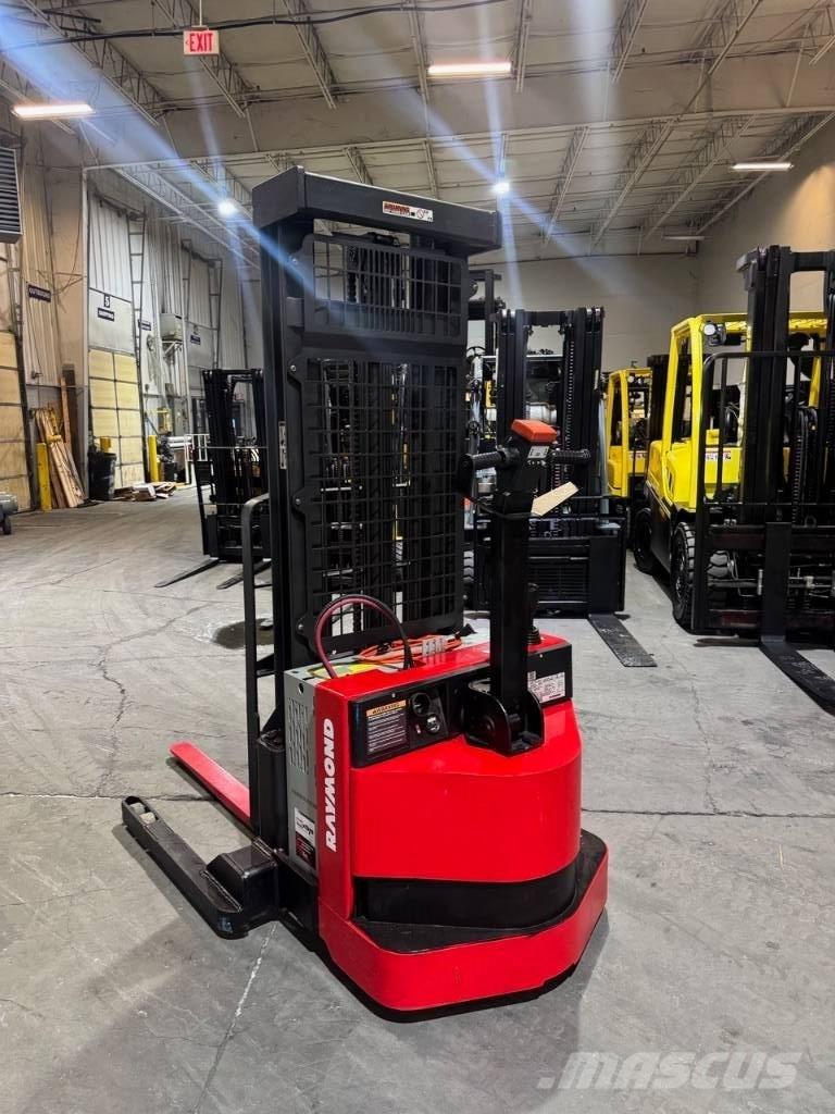 Raymond RSS40 Samopogonski ručni viljuškari