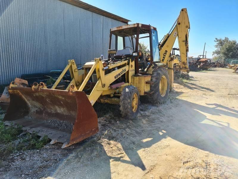 Komatsu WB97R Rovokopači