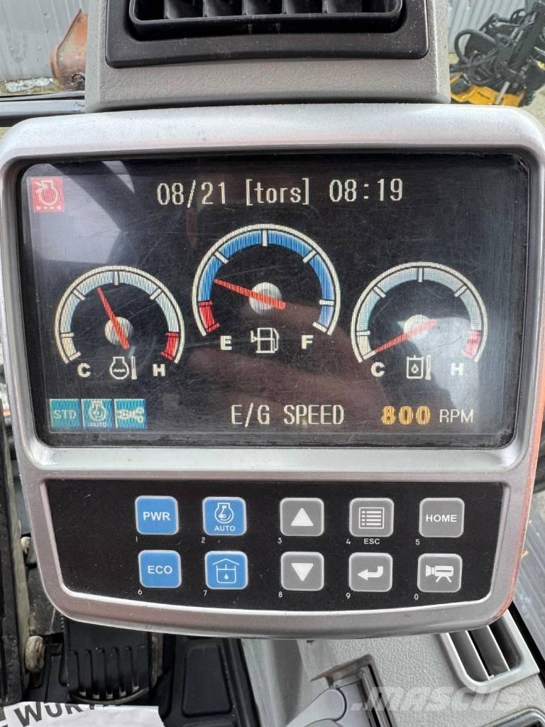 Doosan DX 140 W Bageri točkaši