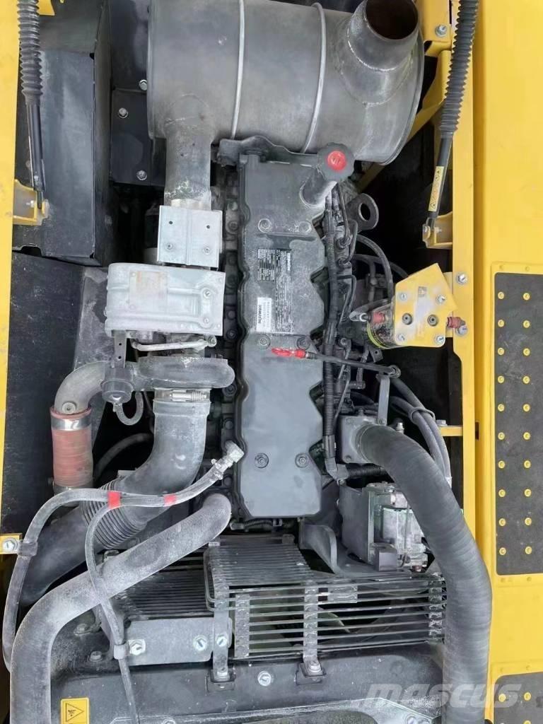 Komatsu PC220-8 Bageri guseničari