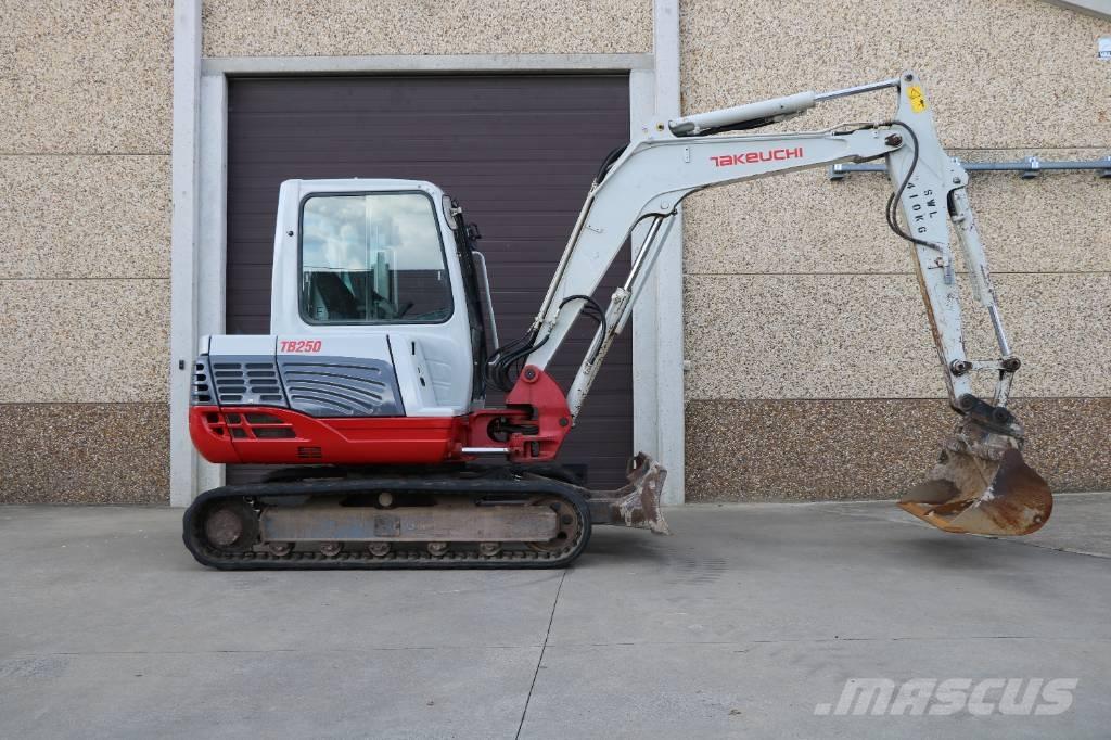 Takeuchi TB 250 Mini bageri < 7t
