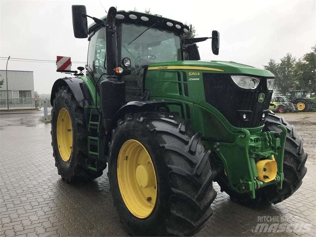 John Deere 6250R Traktori