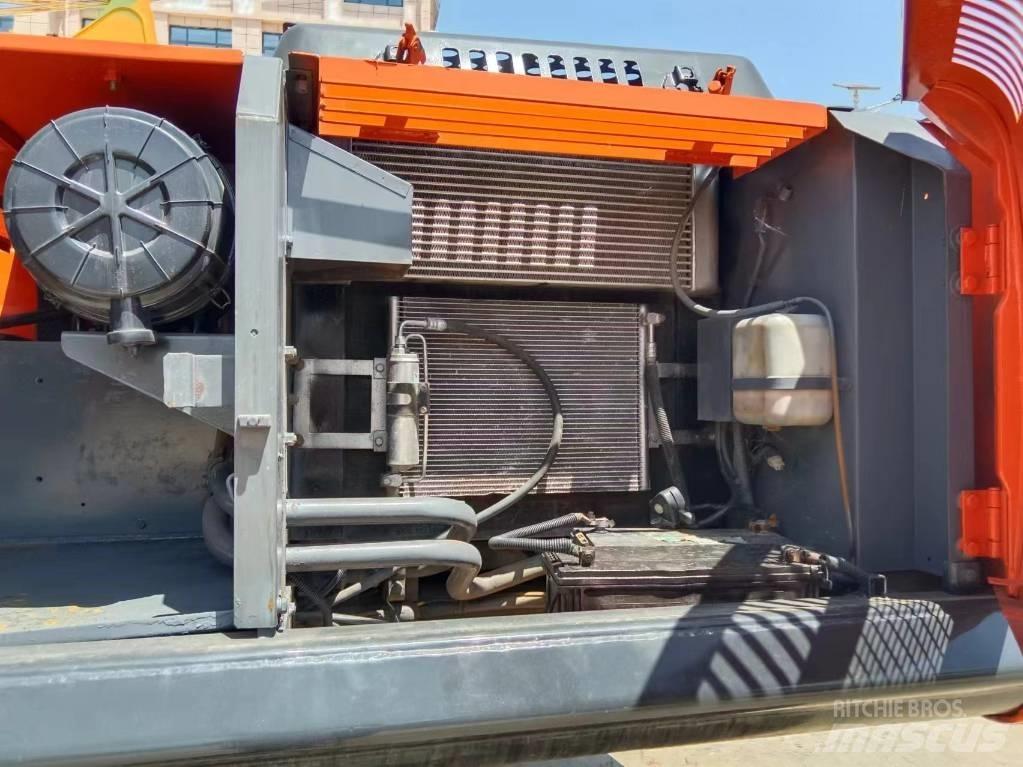 Hitachi ZX 240 Bageri guseničari