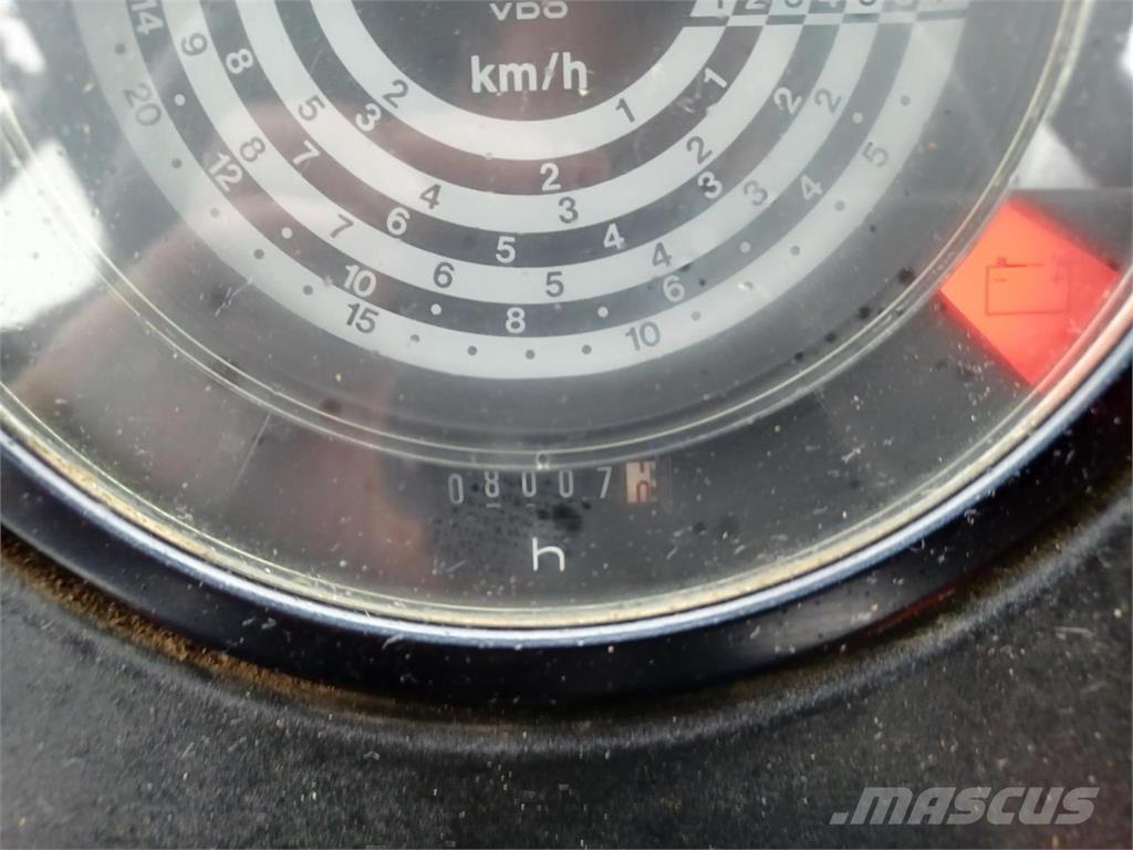 John Deere 1750 Traktori