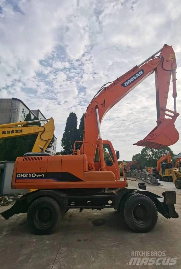 Doosan DH 210 W-7 Bageri točkaši