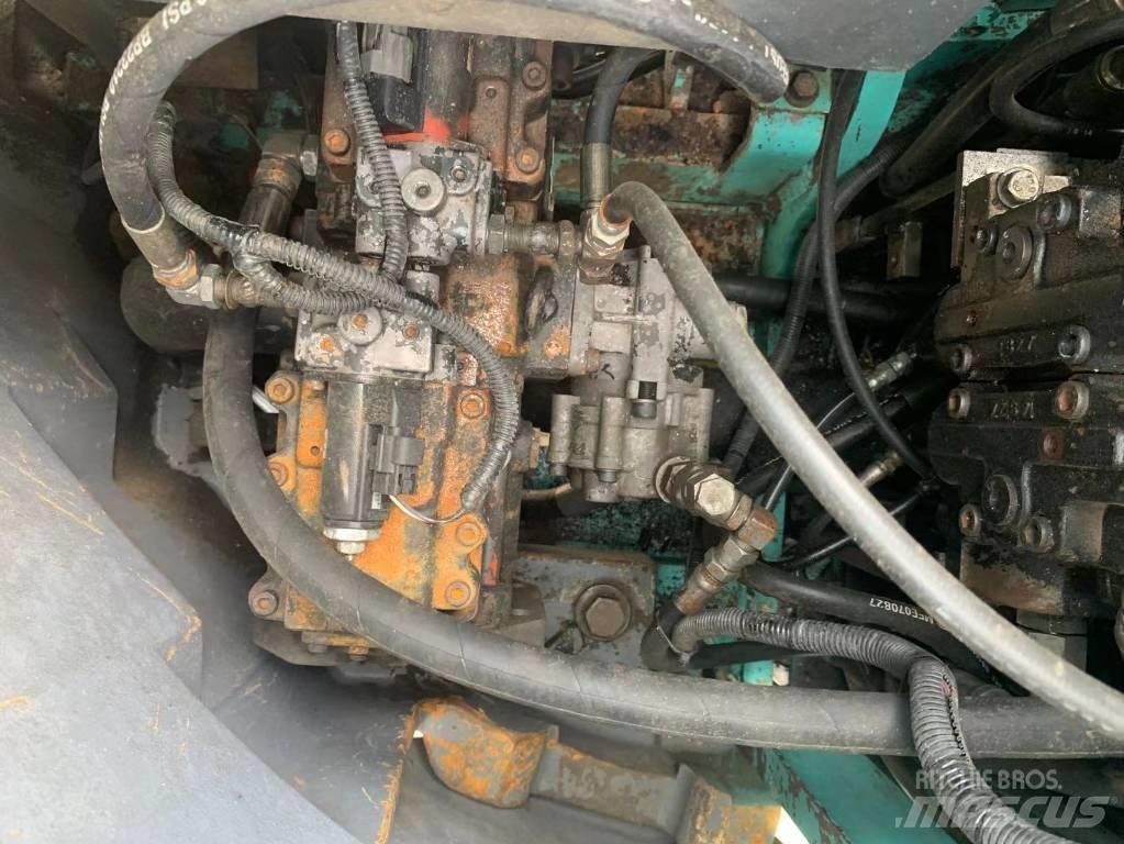 Kobelco SK 135 Bageri guseničari